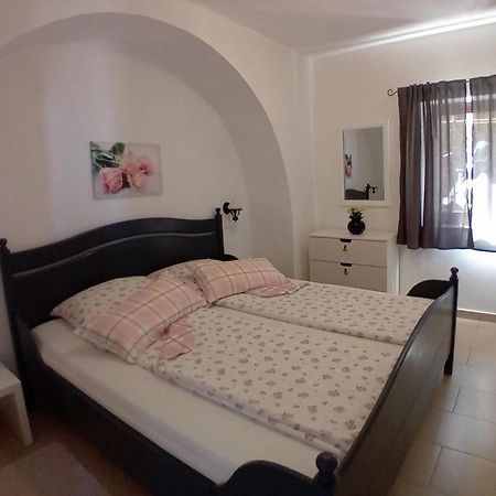 Vivi Studio Apartments Mali Lošinj Quarto foto